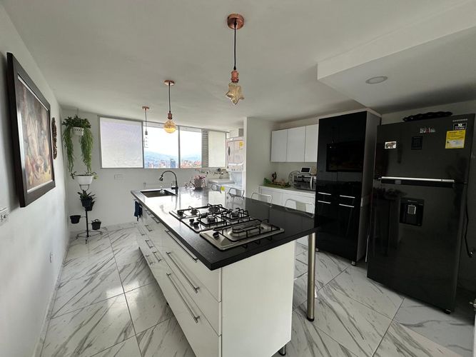Apartamento de 3 alcobas en venta en El Poblado, Medellín, 90 m² · foto 6 de 13