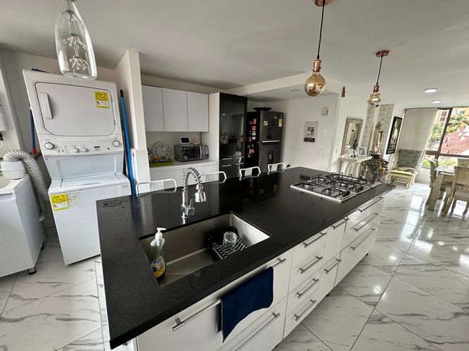 Apartamento de 3 alcobas en venta en El Poblado, Medellín, 90 m² · foto 7 de 13