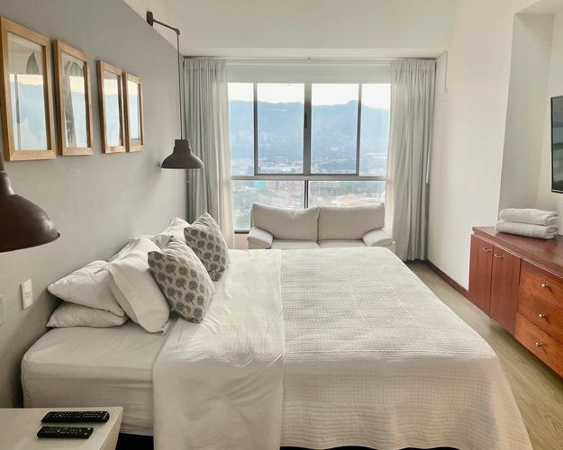 Apartamento de 2 alcobas en arriendo en El Poblado, Medellín, 120 m² · foto 7 de 13