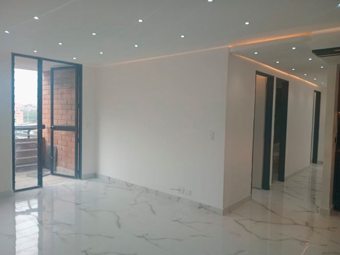 Apartamento en venta en El Poblado, Medellín · foto 2 de 17