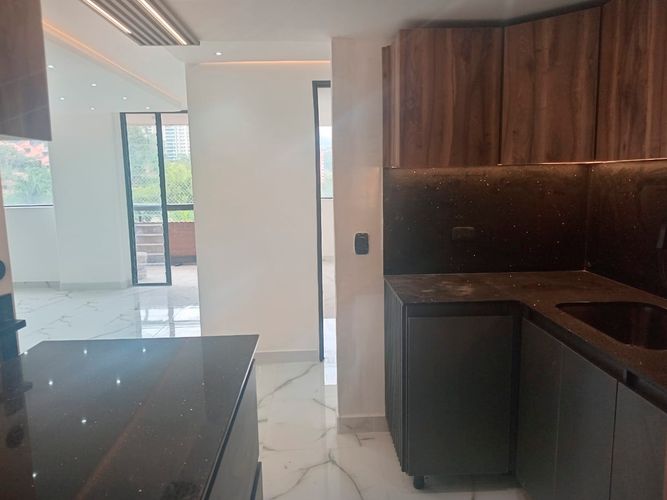 Apartamento en venta en El Poblado, Medellín · foto 5 de 17