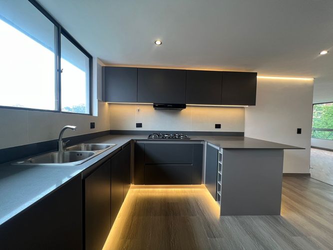 Apartamento de 3 alcobas en arriendo en El Poblado, Medellín, 90 m² · foto 4 de 16