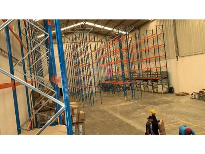 Bodega en arriendo en Holanda, Sabaneta, 1200 m² · foto 3 de 4