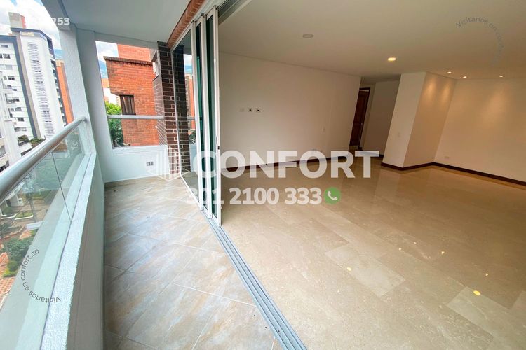 Apartamento de 3 alcobas en arriendo en Laureles, Medellín, 150 m² · foto 2 de 24