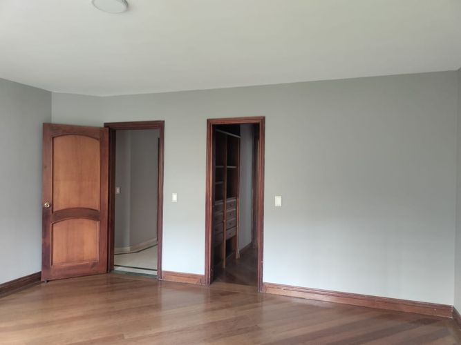 Apartamento de 3 alcobas en venta en El Poblado, Medellín, 220 m² · foto 3 de 14