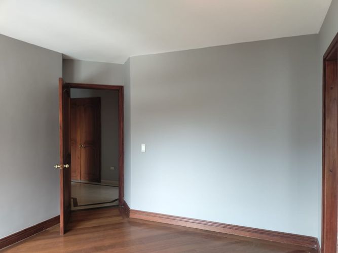 Apartamento de 3 alcobas en venta en El Poblado, Medellín, 220 m² · foto 5 de 14