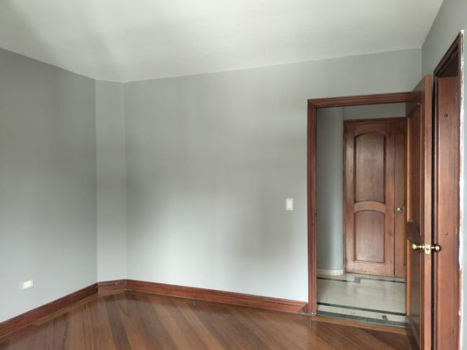 Apartamento de 3 alcobas en venta en El Poblado, Medellín, 220 m² · foto 9 de 14