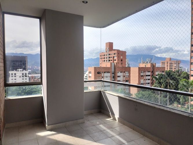 Apartamento de 3 alcobas en venta en El Poblado, Medellín, 220 m² · foto 14 de 14
