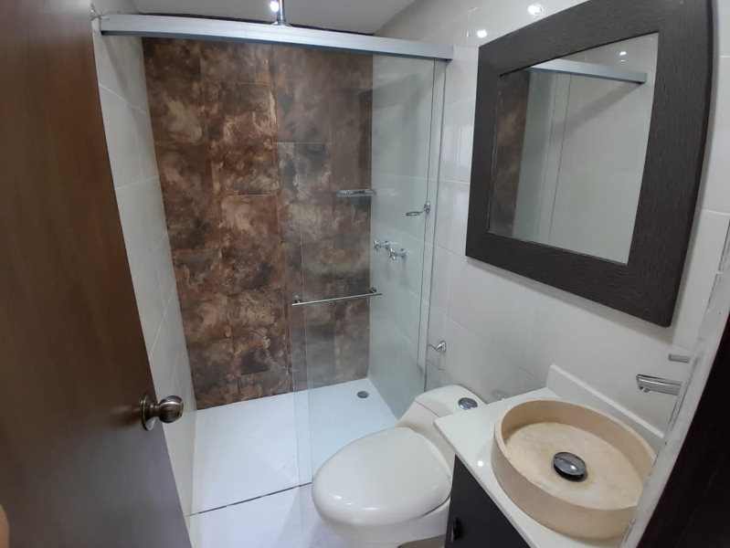 Apartamento en arriendo en Loma Del Barro, Envigado · foto 9 de 10