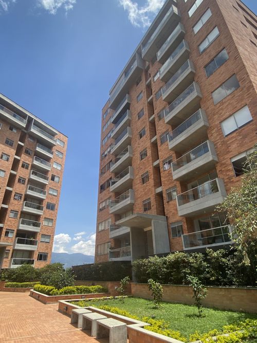 Apartamento de 3 alcobas en arriendo en Loma Del Esmeraldal, Envigado, 90 m² · foto 19 de 22