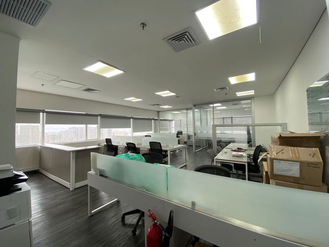 Oficina en arriendo en El Poblado, Medellín, 100 m² · foto 3 de 9