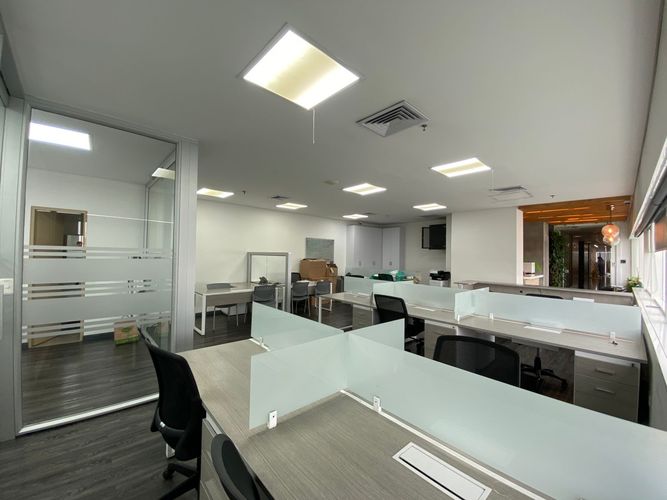 Oficina en arriendo en El Poblado, Medellín, 100 m² · foto 4 de 9