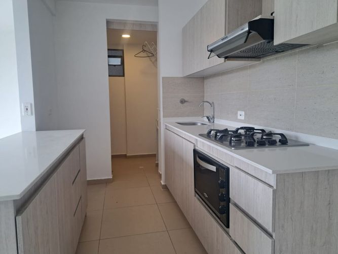 Apartamento de 3 alcobas en venta en Centro, Rionegro, 80 m² · foto 4 de 21