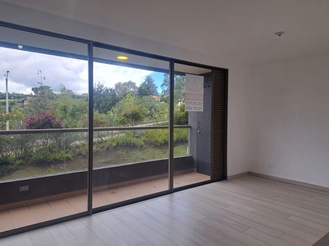 Apartamento de 3 alcobas en venta en Centro, Rionegro, 80 m² · foto 5 de 21