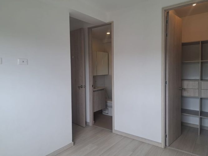 Apartamento de 3 alcobas en venta en Centro, Rionegro, 80 m² · foto 19 de 21