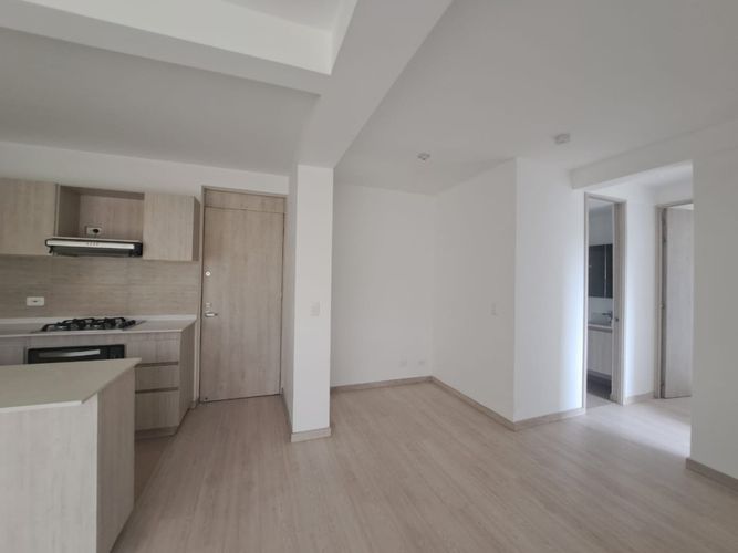 Apartamento de 2 alcobas en venta en Centro, Rionegro, 80 m² · foto 2 de 24
