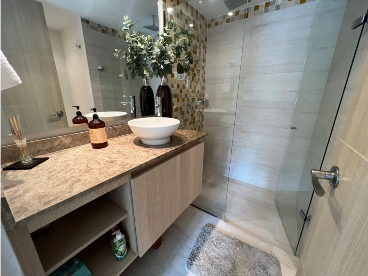 Apartamento en venta en Loma De Los Bernal, Medellín · foto 14 de 15