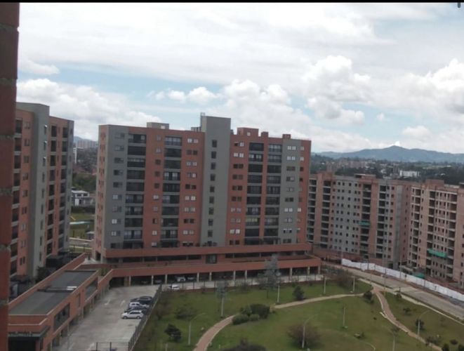Apartamento de 3 alcobas en venta en Barro Blanco, Rionegro, 68 m² · foto 2 de 24