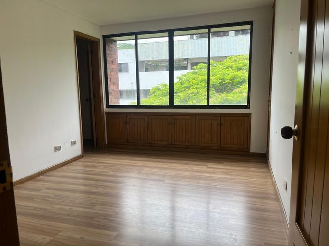 Apartamento de 4 alcobas en venta en Santa Teresita, Cali, 189 m² · foto 3 de 11
