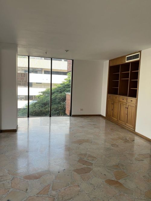Apartamento de 4 alcobas en venta en Santa Teresita, Cali, 189 m² · foto 4 de 11
