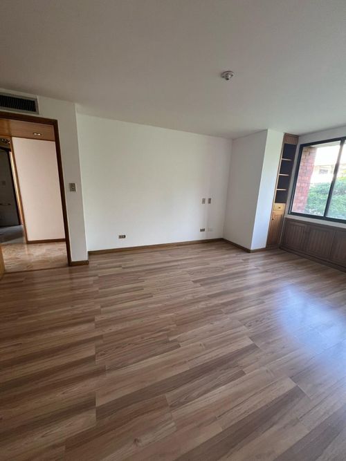 Apartamento de 4 alcobas en venta en Santa Teresita, Cali, 189 m² · foto 7 de 11