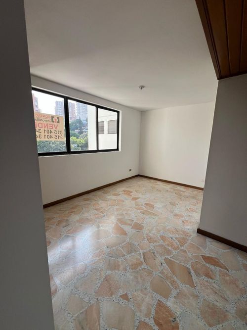 Apartamento de 4 alcobas en venta en Santa Teresita, Cali, 189 m² · foto 9 de 11