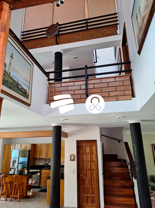 Casa de 3 alcobas en venta en El Poblado, Medellín, 256 m² · foto 4 de 15