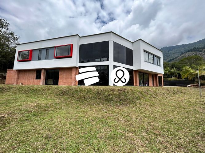 Casa de 5 alcobas en venta en Zarzal La Luz, Copacabana · foto 6 de 6