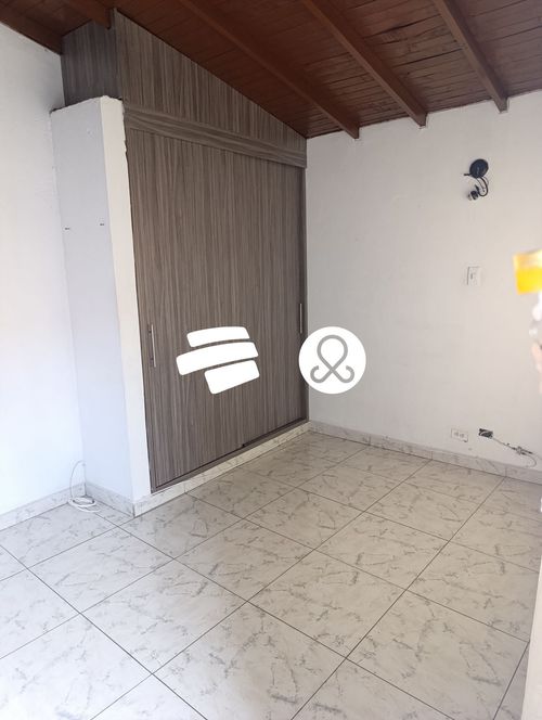 Casa de 3 alcobas en venta en Centro, Bello, 40 m² · foto 9 de 24