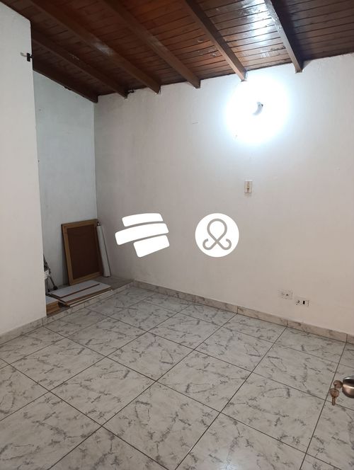 Casa de 3 alcobas en venta en Centro, Bello, 40 m² · foto 13 de 24