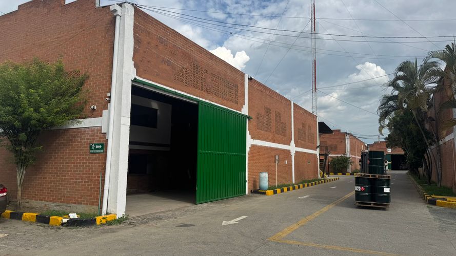 Bodega en venta en Juanchito, Candelaria, 300 m² · foto 2 de 17