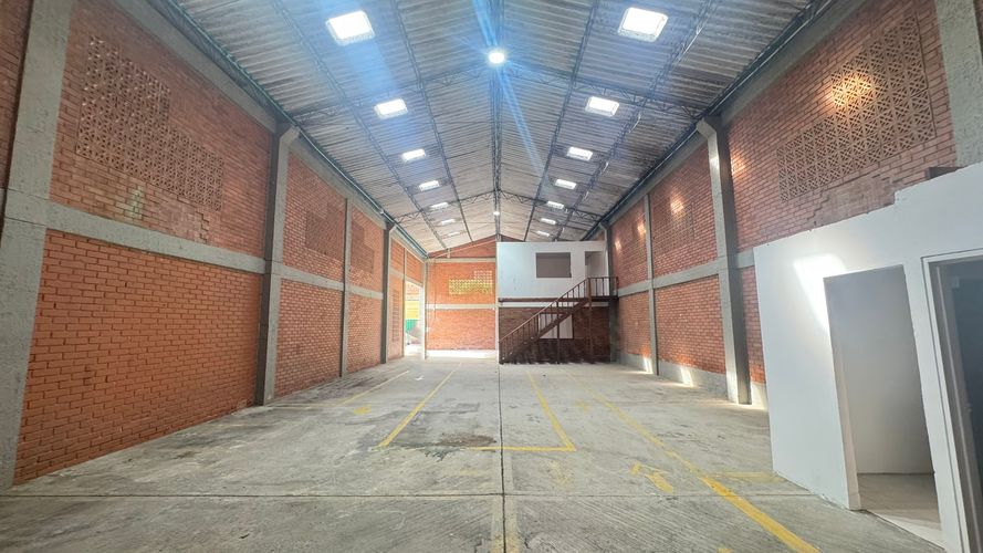 Bodega en venta en Juanchito, Candelaria, 300 m² · foto 3 de 17