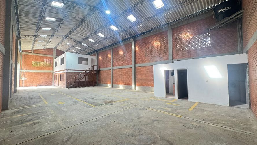 Bodega en venta en Juanchito, Candelaria, 300 m² · foto 6 de 17