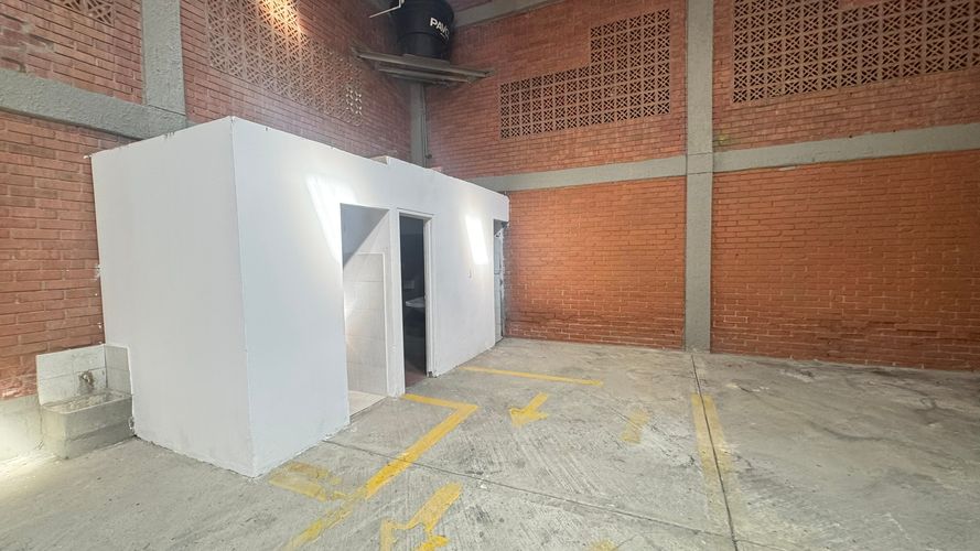 Bodega en venta en Juanchito, Candelaria, 300 m² · foto 9 de 17