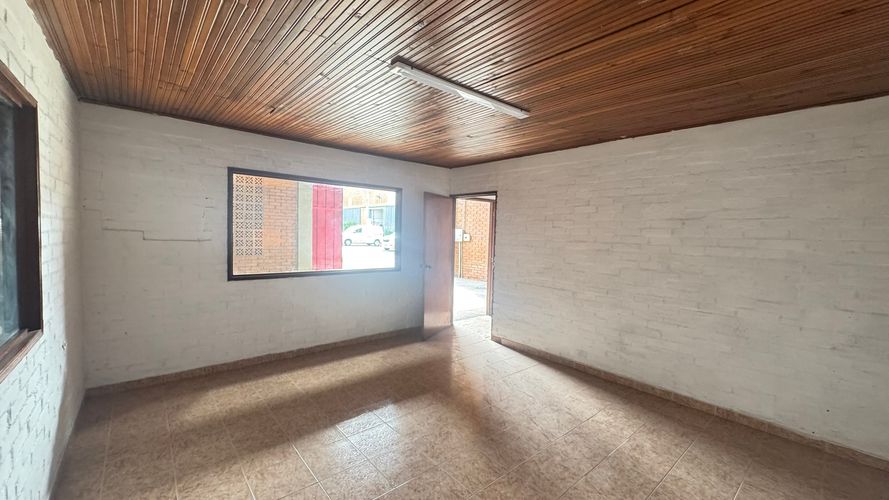 Bodega en venta en Juanchito, Candelaria, 300 m² · foto 13 de 17
