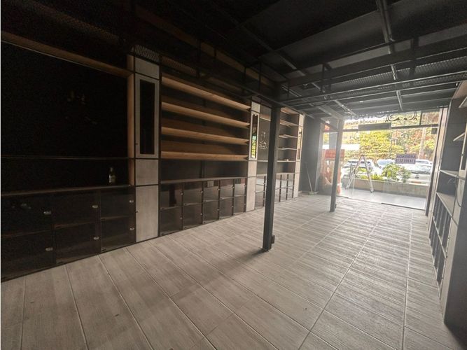 Local en arriendo en Los Colores, Medellín, 55 m² · foto 4 de 9