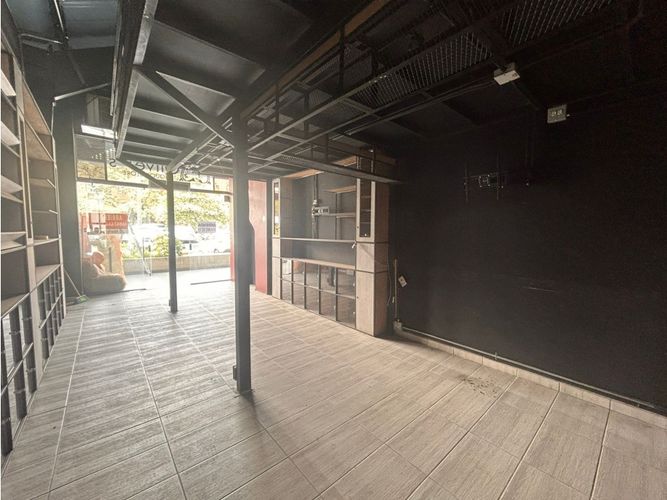 Local en arriendo en Los Colores, Medellín, 55 m² · foto 5 de 9