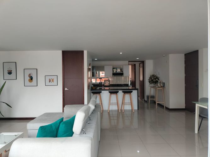 Apartamento de 3 alcobas en arriendo en Loma Benedictinos, Envigado, 130 m² · foto 9 de 19