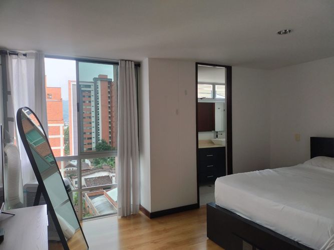 Apartamento de 3 alcobas en arriendo en Loma Benedictinos, Envigado, 130 m² · foto 4 de 19