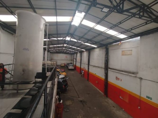 Bodega en arriendo en Boston, Medellín, 357 m² · foto 3 de 8