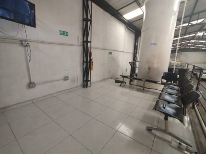Bodega en arriendo en Boston, Medellín, 357 m² · foto 7 de 8