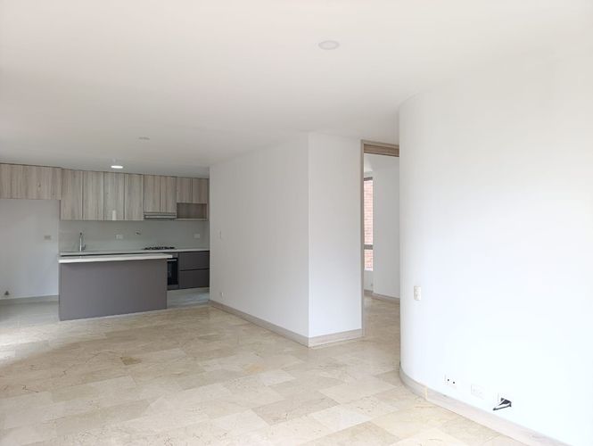 Apartamento de 2 alcobas en arriendo en El Poblado, Medellín, 92 m² · foto 4 de 18