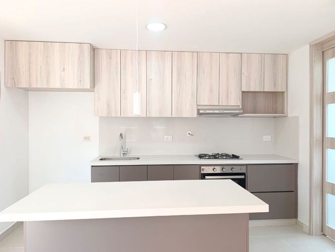 Apartamento de 2 alcobas en arriendo en El Poblado, Medellín, 92 m² · foto 7 de 18