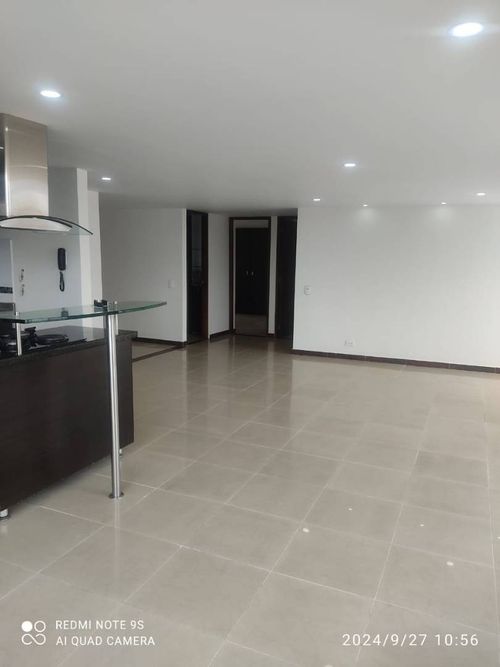 Apartamento de 3 alcobas en arriendo en La Castellana, Medellín, 140 m² · foto 2 de 12
