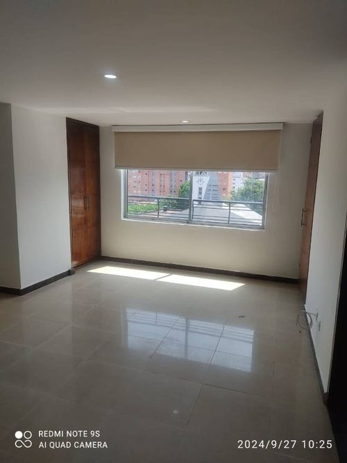 Apartamento de 3 alcobas en arriendo en La Castellana, Medellín, 140 m² · foto 9 de 12
