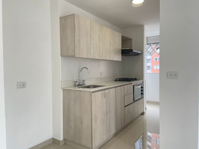 Apartamento de 3 alcobas en venta en Aldea Verde, Sabaneta, 75 m² · foto 2 de 20