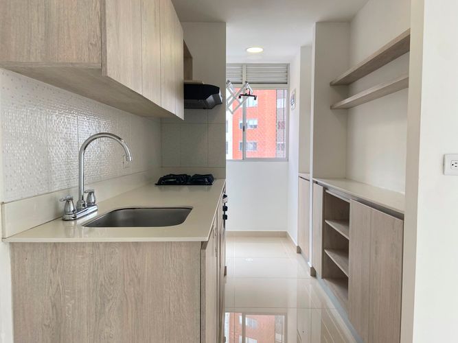 Apartamento de 3 alcobas en venta en Aldea Verde, Sabaneta, 75 m² · foto 3 de 20