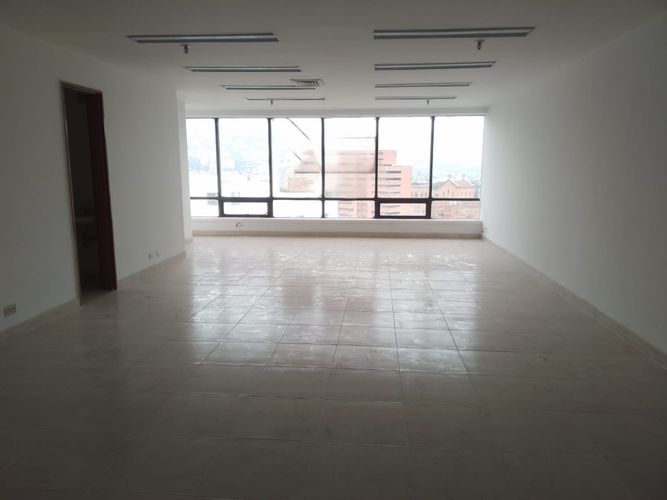Oficina en venta en La Candelaria, Medellín, 60 m² · foto 6 de 10