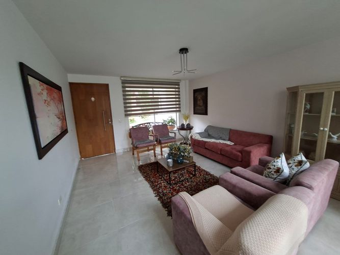 Casa de 5 alcobas en venta en Aves Maria, Sabaneta, 480 m² · foto 2 de 24