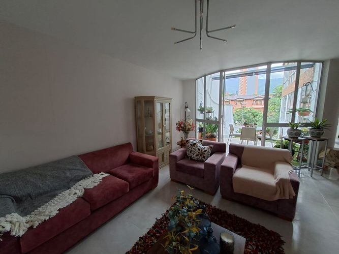 Casa de 5 alcobas en venta en Aves Maria, Sabaneta, 480 m² · foto 3 de 24